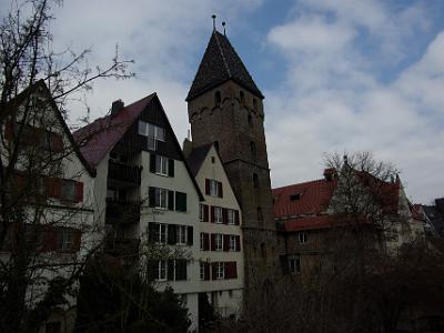 Tuesday 2009-03-31 &nbsp;&nbsp;&nbsp;   Ulm  The old building is named the Metzger's (Butcher's) tower and it dates from the 14th Centrury. It is 36m high.