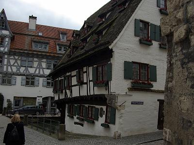 Tuesday 2009-03-31 &nbsp;&nbsp;&nbsp;   Ulm  Probably the most interesting building in Ulm, the crooked house.