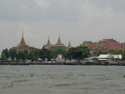 Tuesday 2009-04-07 &nbsp;&nbsp;&nbsp; Chao Phraya River   The Grand Palace from the Chao Phraya River