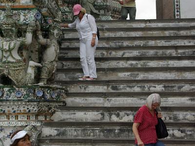 Tuesday 2009-04-07&nbsp;&nbsp;&nbsp;  Wat Arun Temple   The steps are very difficult to ascend and even more difficult to descend.