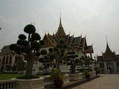 Tuesday 2009-04-07&nbsp;&nbsp;&nbsp;  The Grand Palace, Bangkok   The Dusit Group consisting of the Dusit Maha Prasat Throne Hall and the Amphorn Phimok Pavilion.