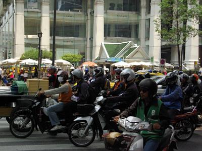 Wednesday 2009-04-08 &nbsp;&nbsp;&nbsp;  Bangkok Thailand   Back on the surface streets, the traffic is amazing.