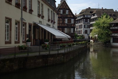 Monday 14 June, 2010  We are scheduled to meet Nicolas's mother and her husband here in an another hour or so. So we wander around for a while to take it all in. : 2010-06-14 Strasbourg