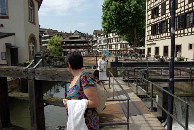 Monday 14 June, 2010  The lock is a combination of old and not-as-old. It maintains the character of this area. : 2010-06-14 Strasbourg