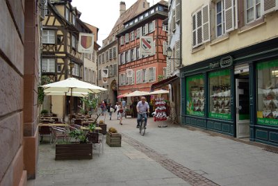 Monday 14 June, 2010  We wander through the pedestrian plazas of Strasbourg. How nice is it to be able to walk without the noise and stench of  bloody automobiles? : 2010-06-14 Strasbourg