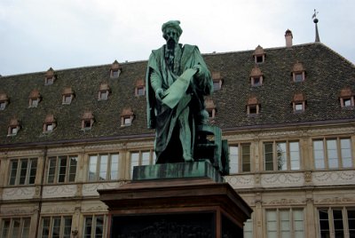 Monday 14 June, 2010  We enter Gutenberg Square where     Johannes  Gutenberg    once had premises. : 2010-06-14 Strasbourg