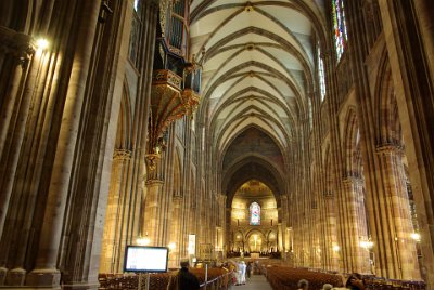 Monday 14 June, 2010   A suspended organ is in the upper left. The beautiful red stone in the columns was mined in the Vosges and a quarry near Michele's place. : 2010-06-14 Strasbourg