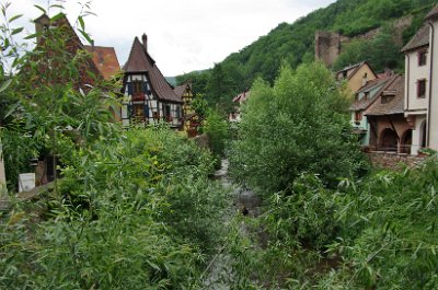 Tuesday 15  June, 2010  In the fourteenth and fifteenth centuries Kaysersberg  prospered because of its many privileges such as the right to have a weekly market and annual fair. Its wine production was a great success and was exported throughout the Empire. : 2010-06-15 voges