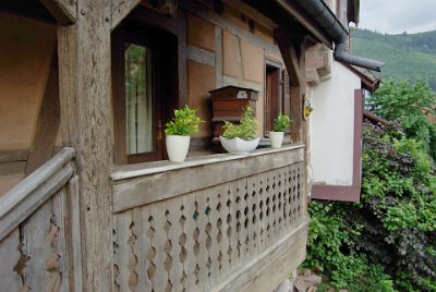 Tuesday 15  June, 2010   Kaysersberg is located at a strategic point at the entrance of the Weiss valley. From Roman times, Kaysersberg was an important stop on the route from   Vieux-Brisach (on the Rhine farther to the south) to Toul in Lorraine. : 2010-06-15 voges