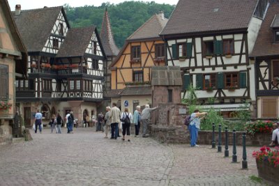 Tuesday 15  June, 2010  The famous Fortified Bridge of 1514 replaced an old wooden structure. Two senior citizens examine the aedicule (small house) no doubt wondering what its purpose was. : 2010-06-15 voges