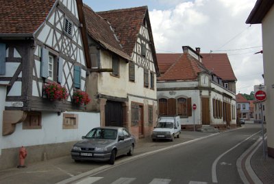 Tuesday 6 July, 2010 &nbsp;  This the Rue De la Synagogue.  A synagogue was built in 1738, fell into decline in the 1840s, and a new one was constructed in 1849. It became the property of the township in 1956 and a music school now operates there. The Mairie (town hall) is the blue building at the end of this road in Place du Mairie : 2010-07-06 Romanswiller