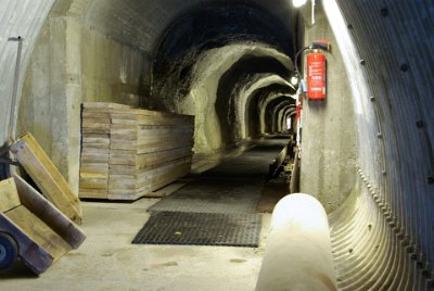 Friday 25  June, 2010  We walk through the tunnel for 420 metres and emerge on the other side of the mountain. : 2010-06-20 mittenwald