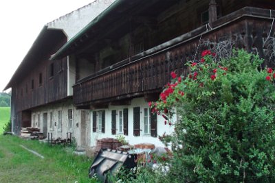 Tuesday 29  June, 2010  This is the abandoned farm opposite Barbara's Gasthof. : 2010-06-30 JGR MUNICH