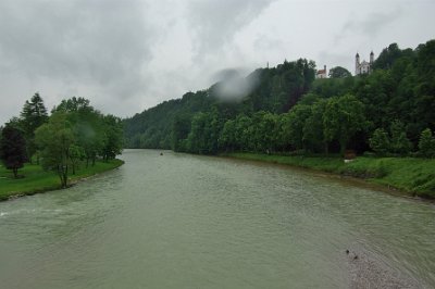 Saturday 19 June, 2010  Because of continuous rains, the Isar is swollen. When the rains stopped a couple of days later, islands appeared in the middle which the locals used for sunbathing. : 2010-06-19 Bad Tolz