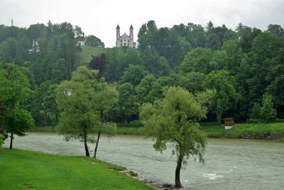 Saturday 19 June, 2010  From the other side of the river, we can see the Kalvarienbergkirche perched on a hilltop overlooking the river. This kirche is described fully in the     The day off in Bad Tolz    folder. : 2010-06-19 Bad Tolz