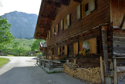 Friday 25  June, 2010  This is a tourist hotel. It seems to me that people staying at the hotel are the only others permitted to bring cars into the area. : 2010-06-25 Mittenvald