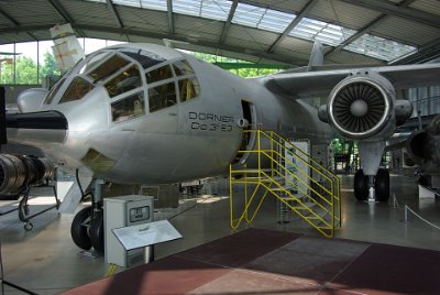 Wednesday 30  June, 2010 Dornier Do 31 E-3   Under the wings, two lift/cruise engines are mounted with swivelling nozzles to deliver thrust during VTOL manoeuvres and in horizontal flight.  At each wing tip, four additional engines provide extra thrust for  vertical take-off and landing. : 2010-06-30 air museum