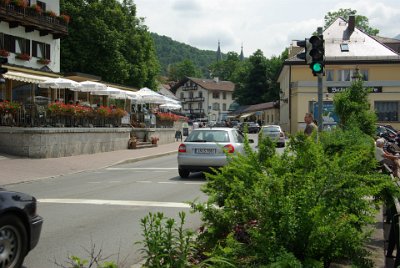 Sunday 4 July, 2010  It was very crowded and we were lucky to get a parking spot in the Tegernsee township. I limped to the water’s edge and got quite irritable because of my swollen right ankle. : 2010-07-04 Tegernsee