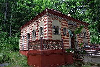 Thursday 1 July, 2010  A private individual acquired the wooden building after the king's death and moved it to Oberammergau. The state bought it back in 1980 and reconstructed it in the palace park in 1998. : 2010-07-01 partnach-lindenberg