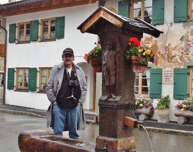 Sunday 20 June, 2010  The ravages of WWI and the resulting economic crisis that followed ended violin making in Mittenwald. It was not until demand swung back to  high quality, individually made instruments that violin making began to revive. : 2010-06-20 JGR mittenwald