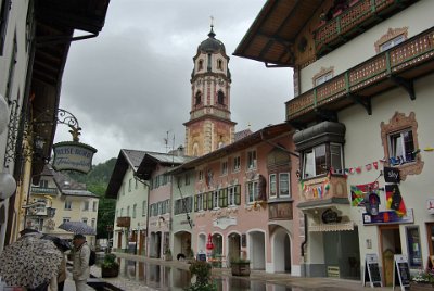 Sunday 20 June, 2010  Mittenwald appears to have survived WWII without damage. The modern German Army has its  Mountain and Winter Combat School located  in Mittenwald - seems like a good place for it. : 2010-06-20 mittenwald