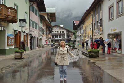 Sunday 20 June, 2010  We wander around for a while and enjoy the sights. : 2010-06-20 mittenwald