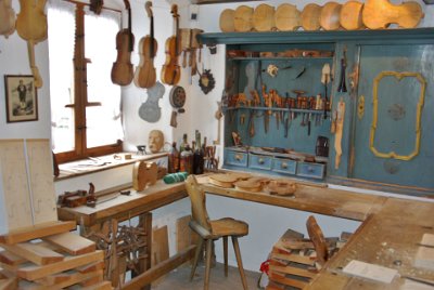 Sunday 20 June, 2010  This is a replica of a typical violin maker's workshop from a few centuries ago. : 2010-06-20 mittenwald