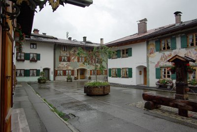 Sunday 20 June, 2010  After WWII  a number of violin makers displaced from Czechoslovakia settled in Mittenwald and contributed to the revival of quality violin making in Mittenwald.  Today in  Mittenwald there are eleven local workshops in which plucked or bowed stringed instruments are made. : 2010-06-20 mittenwald