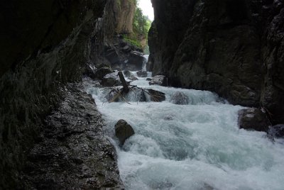 Thursday 1 July, 2010  Fortunately the rockfall did not claim any lives. The rockfall formed a small, natural lake and the Partnach River channelled its way through the giant boulders. : 2010-07-01 partnach-lindenberg