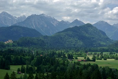 Wednesday 23  June, 2010  The border between Austria and Germany runs along the tops of these mountains. : 2006-06-23 Bavarian Alps