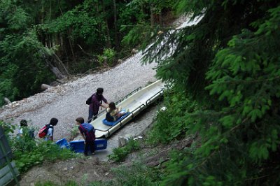 Wednesday 23  June, 2010  It looks to be a school outing and it handily beats reading, 'riting and 'rithmetic. : 2006-06-23 Bavarian Alps