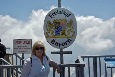 Monday 28  June, 2010  Jenni in the free state of Bavaria. : 2010-06-28 sugspitze