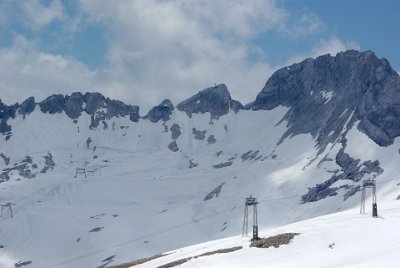 Monday 28  June, 2010  This is what remains of the Southern Schneeferner glacier. We did not see skiers so it appeared that the skiing season had ended. : 2010-06-28 sugspitze