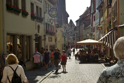 Tuesday 13 July, 2010 &nbsp;  In March 1945 near the end of World War II, German soldiers were stationed in Rothenburg to defend it. On March 31, sixteen planes dropped bombs on Rothenburg killing 39 people that destroyed 306 houses, six public buildings, nine watchtowers and over 610 meters of the wall. : 2010-07-13 Rothenberg