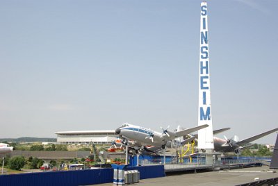 Wednesday 14 July, 2010  Vickers Viscount   The first version could carry 32 passengers. This larger Type 700 could carry up to 48 passengers at a cruising speed of 496 km/h. The final major change to the design was the Type 800 which was stretched 1.2 m and could carry up to 74 passengers : 2010-07-13 Claus