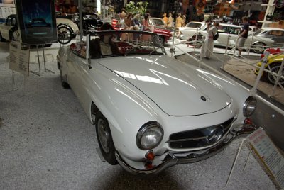 Wednesday 14 July, 2010  1958 Mercedes Benz 190 SL Cabriolet  The 4-cylinder 190SL on display was more widely produced with 25,881 units, starting in 1955. Cars of the SL Class were available as a coupe with a removable hardtop or as a roadster with convertible soft top or with both tops. Production for the 190SL ended in 1963. : 2010-07-13 Claus