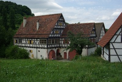 Thursday 15 July, 2010 &nbsp;  This is the entrance building and it dates from 1726. The museum costs &euro;3 to enter. : 2010-07-16 Claus