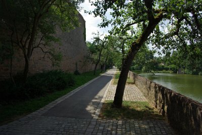 Wednesday 14 July, 2010 &nbsp;   Dinkelsbühl is surrounded by old medieval walls and towers and is typical of a German town in the 15th to early 17th century. : 2010-07-13 Claus