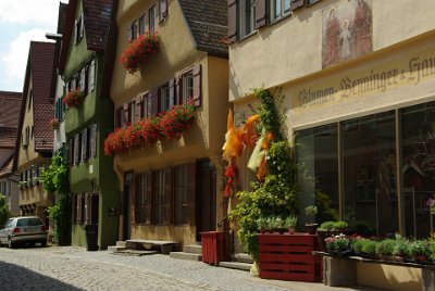 Wednesday 14 July, 2010 &nbsp;  Dinkelsbühl survived the two world wars without damage and is perfectly preserved. The town has been home to the head office of the “Romantic Road” since 1985. : 2010-07-13 Claus