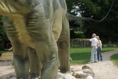 Thursday 15 July, 2010 &nbsp;  Claus points out to Jenni how to tell a boy dinosaur from a girl dinosaur. : 2010-07-16 Claus