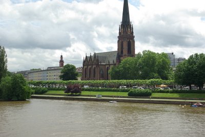 Saturday 12 June, 2010  This is the Epiphany Church which is a protestant church  on the southern bank of the Main in the district of Sachsenhausen. The neo-Gothic building was  built 1875-1880 and designed by Franz Josef Denzinger. Denzinger was also head of the reconstruction of the cathedral which had burnt down in 1867. : 2010-06-13 Frankfurt