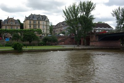 Saturday 12  June, 2010  We pass under the  Friedensbrücke   (Peace Bridge) which, in 1945, was the only bridge across the Main in Frankfurt not completely destroyed by the bombing. The US army entered the city on 26 March 1945 via the Peace Bridge.  How ironic. : 2010-06-13 Frankfurt