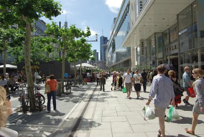 Saturday 12 June, 2010   The street is a pedestrian-only area and is bordered by two large plazas, Hauptwache in the west and Konstablerwache in the east. It is the second most expensive street for shops to rent in Germany after the Kaufingerstraße in Munich. : 2010-06-13 Frankfurt