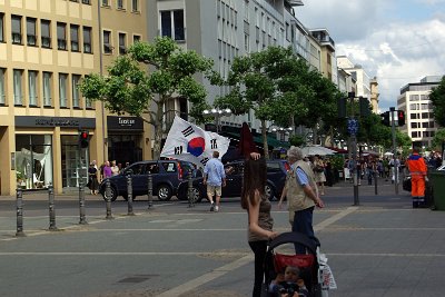 Saturday 12  June, 2010  Korea had just won their World Cup match against Greece 2:0 : 2010-06-13 Frankfurt