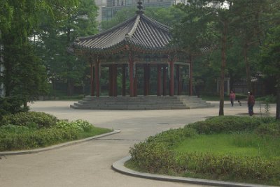 Thursday 10 June, 2010  This is the pavillion in Tapgol Park, formerly Pagoda Park. : Seoul