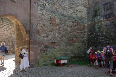 Monday 12 July, 2010 &nbsp;  School kids receiving lessons about the medieval building. Quite remarkable is how quiet and unobtrusive they were. : 2010-07-12 Nurnberg