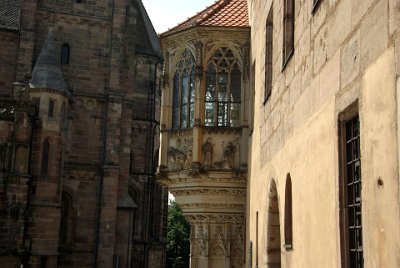 Monday 12 July, 2010 &nbsp;  As we approach the St. Sebaldus Church we see this very ornate    oriel window    on the building opposite. : 2010-07-12 Nurnberg