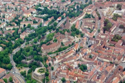 Tuesday 13 July, 2010 &nbsp;  The old city walls and the Kaiserburg castle with Albrecht Duerer plaza in the centre front. : 2010-07-13 Neurnberg