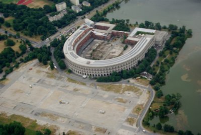 Tuesday 13 July, 2010 &nbsp;  After the war, the US Army used the road as a temporary airfield. Nowadays it is used by the nearby  Nürnberg Congress Centre for overflow  parking. : 2010-07-13 Neurnberg