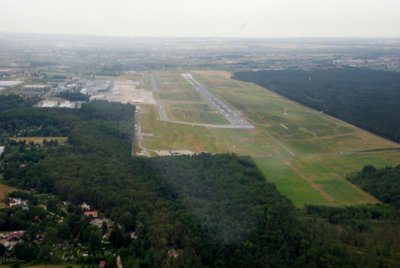 Tuesday 13 July, 2010 &nbsp;  Lukas, being a commercial airline pilot, knew the controllers at  Nürnberg airport and arranged permission for us to fly down the runway. : 2010-07-13 Neurnberg